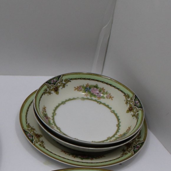 Meito China Made in Jjapan Hand Painted (2) Bowls & (1) Small Plate - Picture 1 of 5